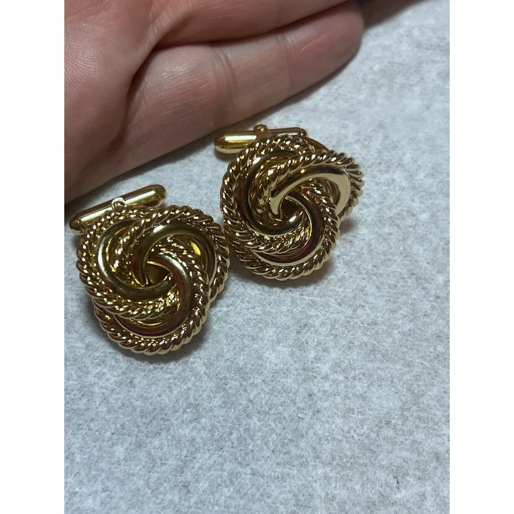 Vintage GOLD TONE CUFFLINKS Cuff Links ROPE CHAIN STRAND STYLE KNOT Classy!